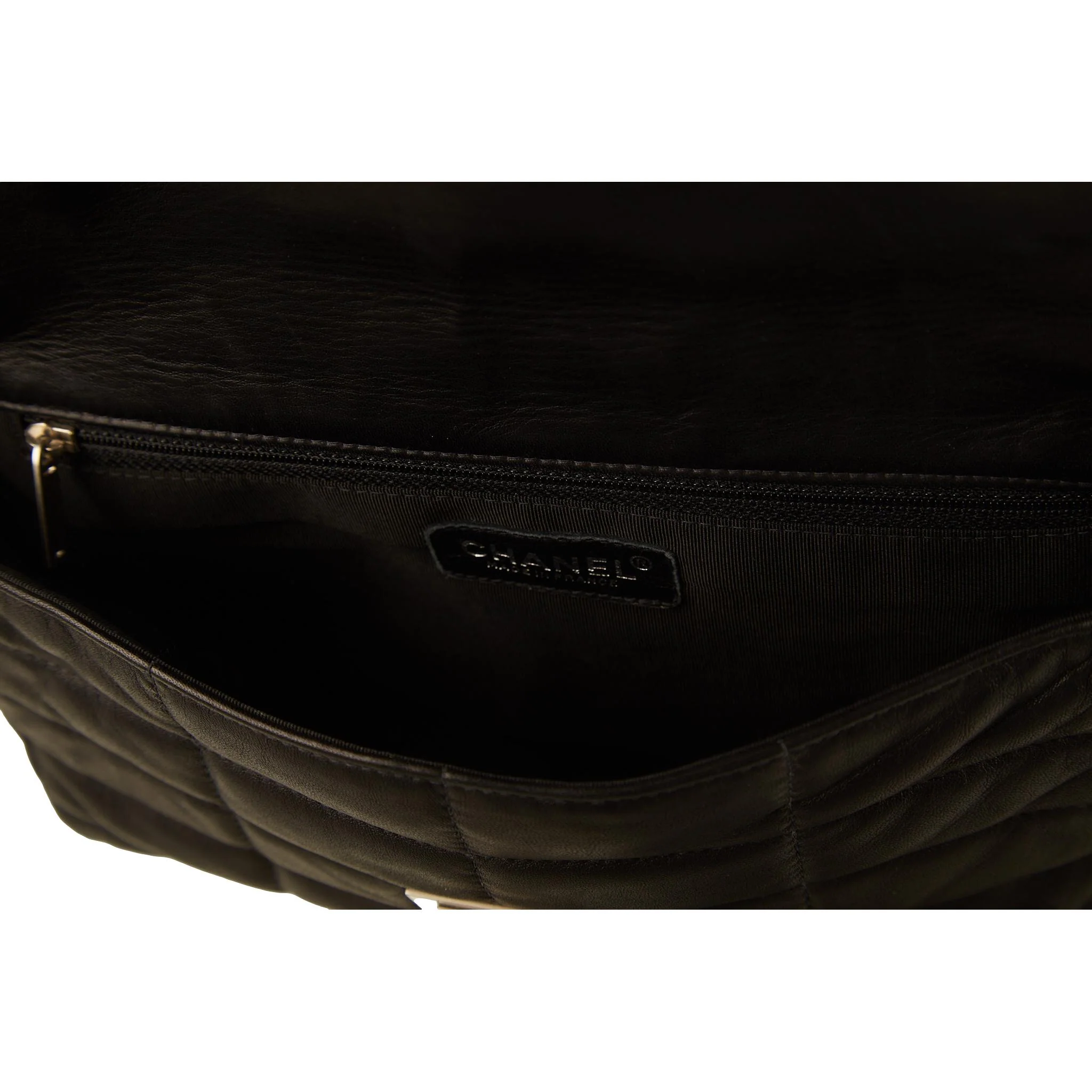 Chanel Black Choco Bar Chain Shoulder Bag - Image 5