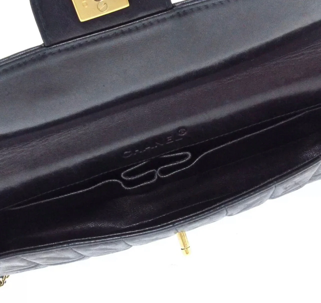 Chanel Black Quilted Chain Shoulder Bag - Image 4
