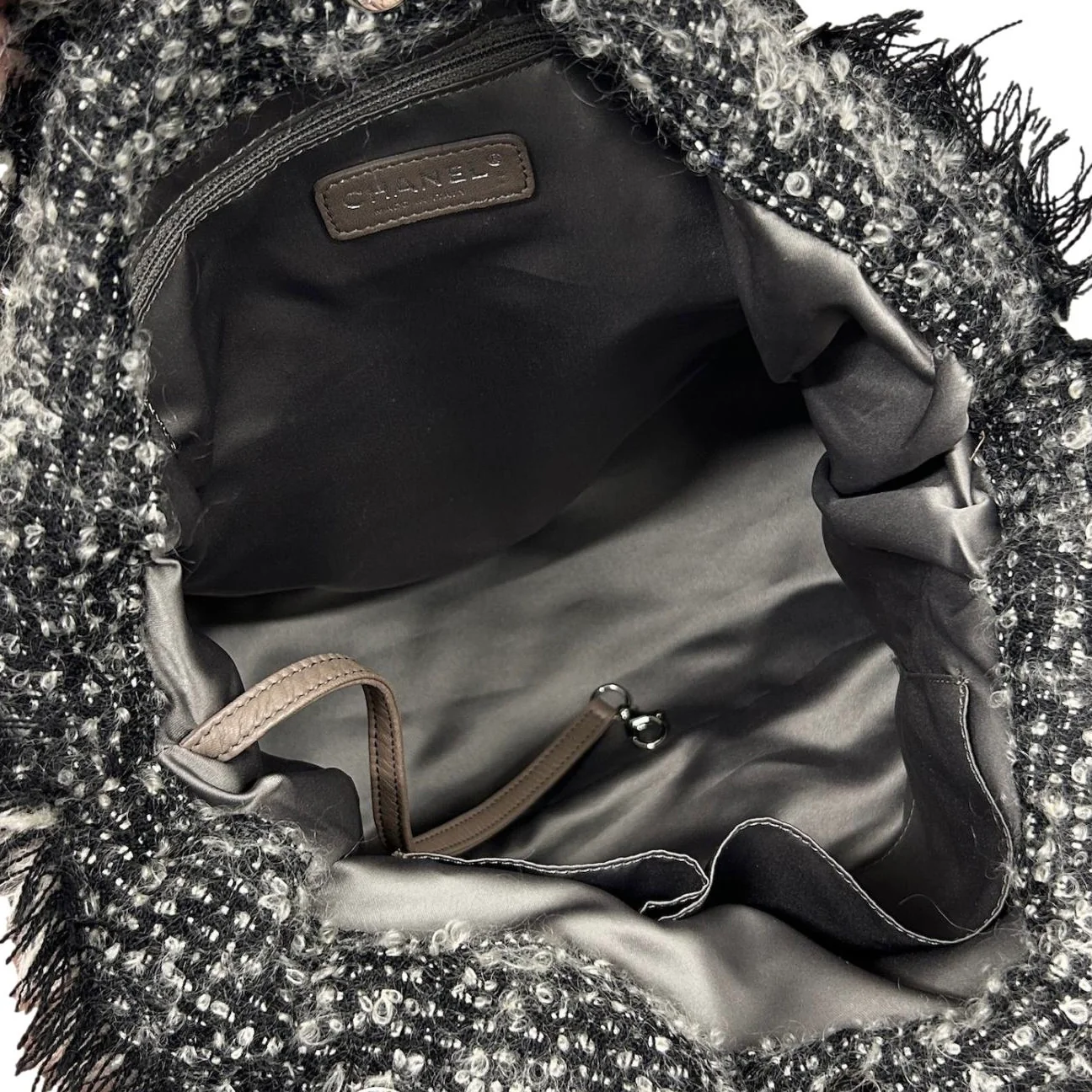 Chanel Black Leather Tweed Shoulder Bag - Image 4