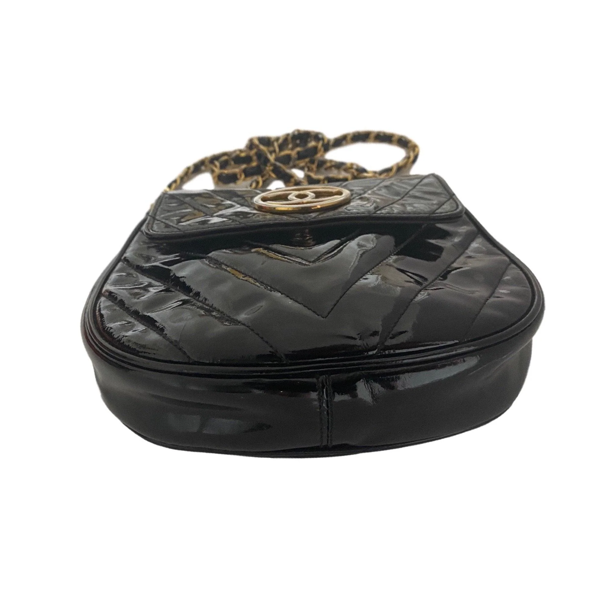 Chanel Black Patent Chevron Mini Chain Bag - Image 2