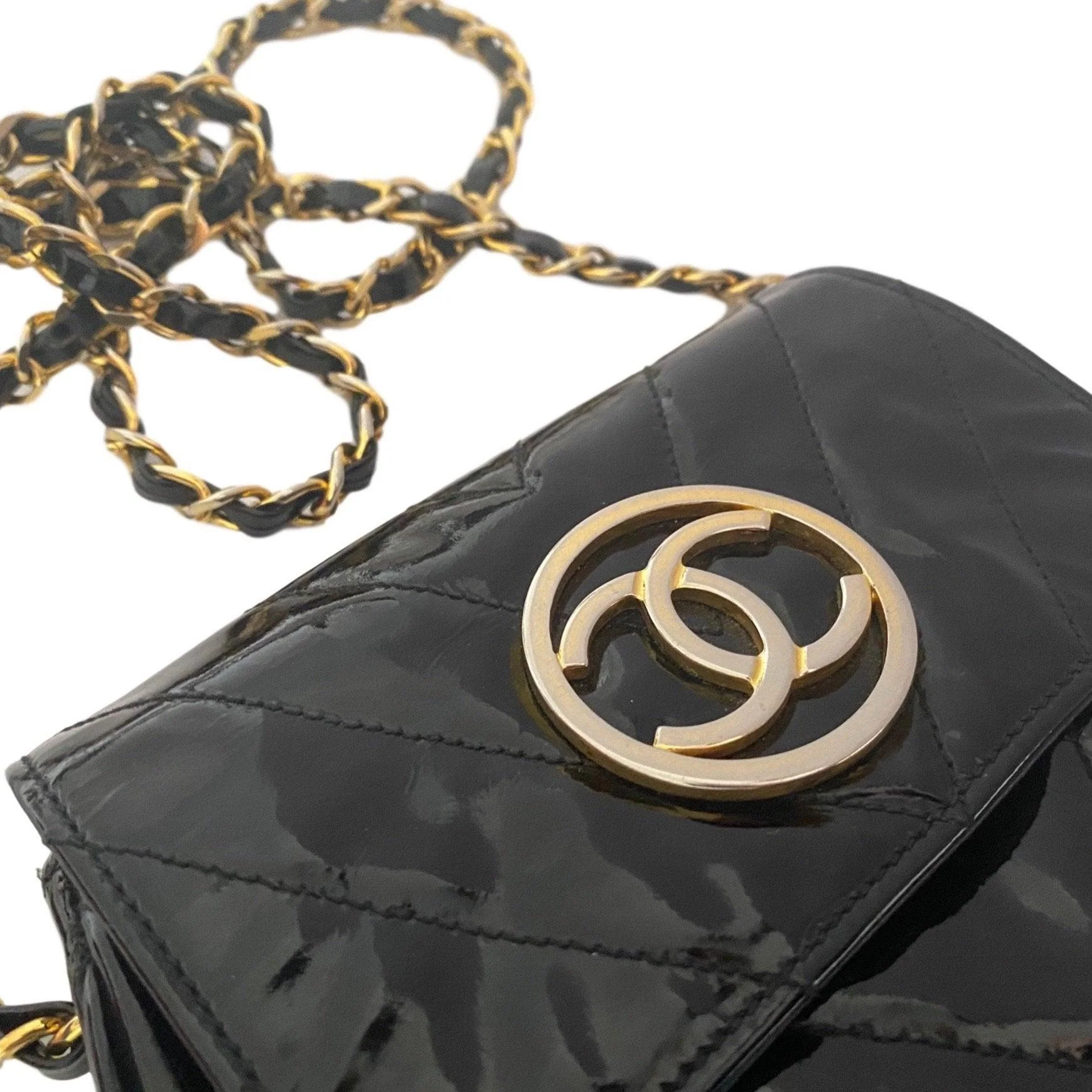 Chanel Black Patent Chevron Mini Chain Bag - Image 3