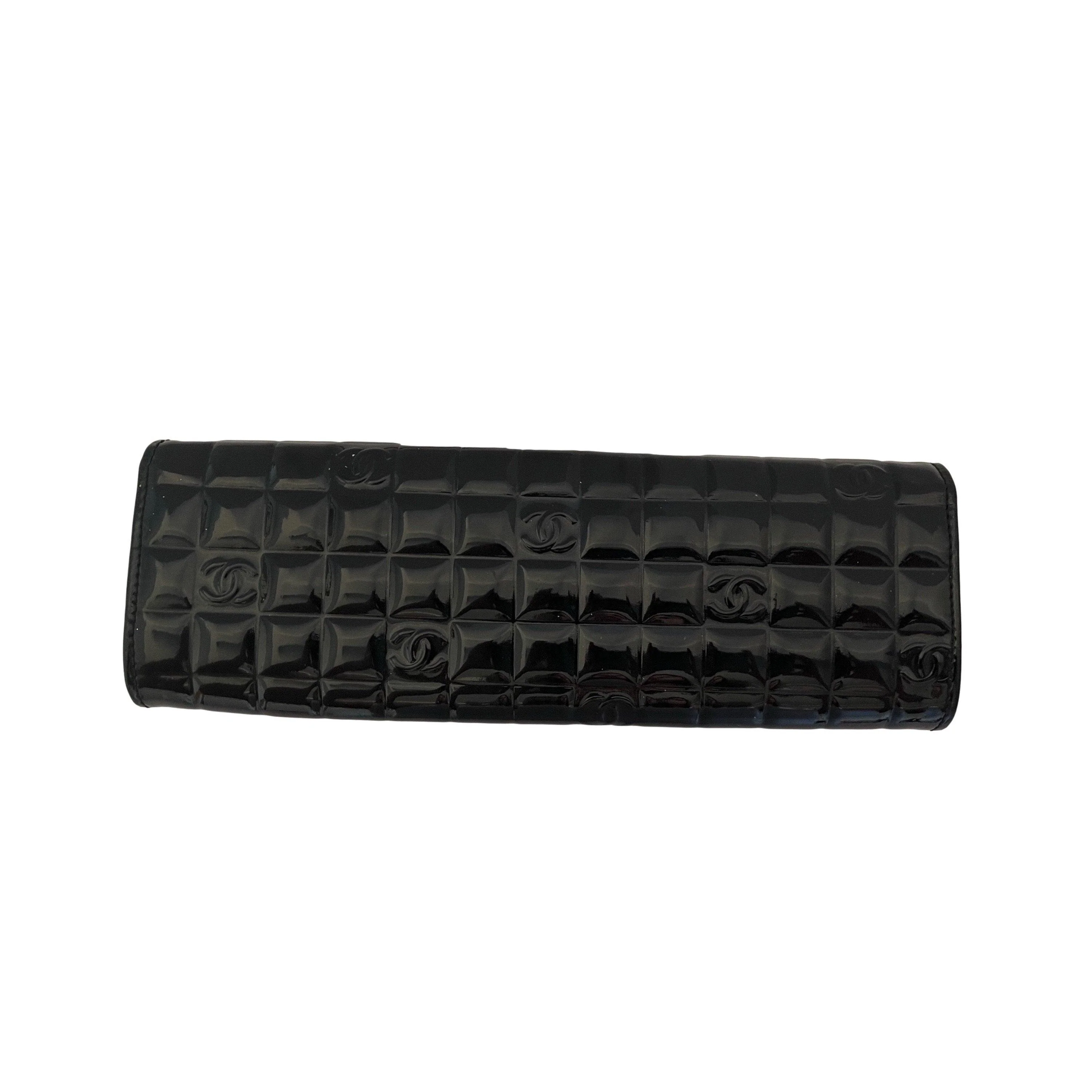 Chanel Black Patent Leather Logo Clutch - Image 2