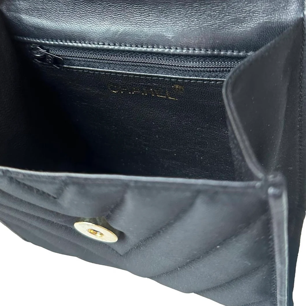 Chanel Black Pearl Top Handle Bag - Image 4