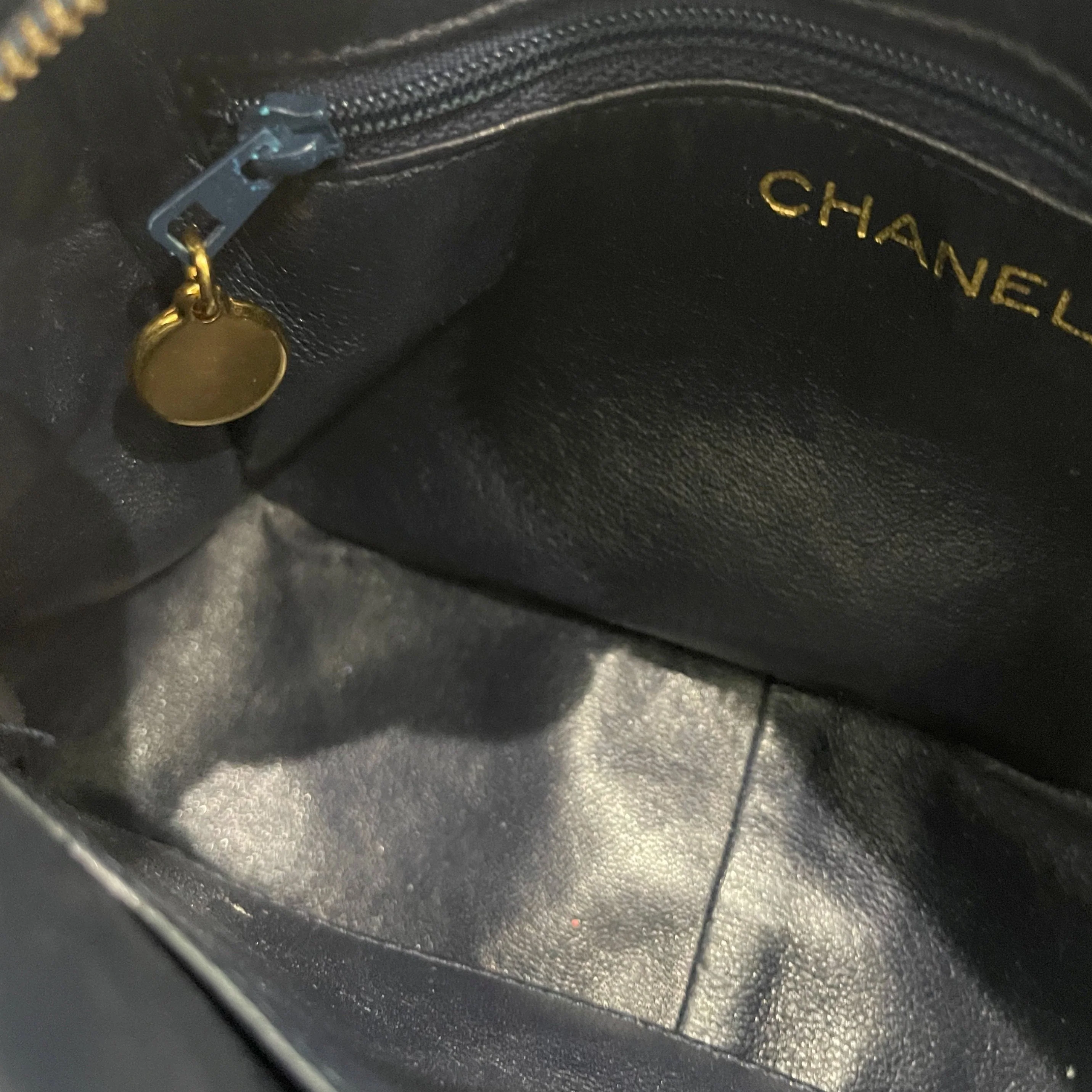 Chanel Dark Navy Quilted Camera Bag - Image 5