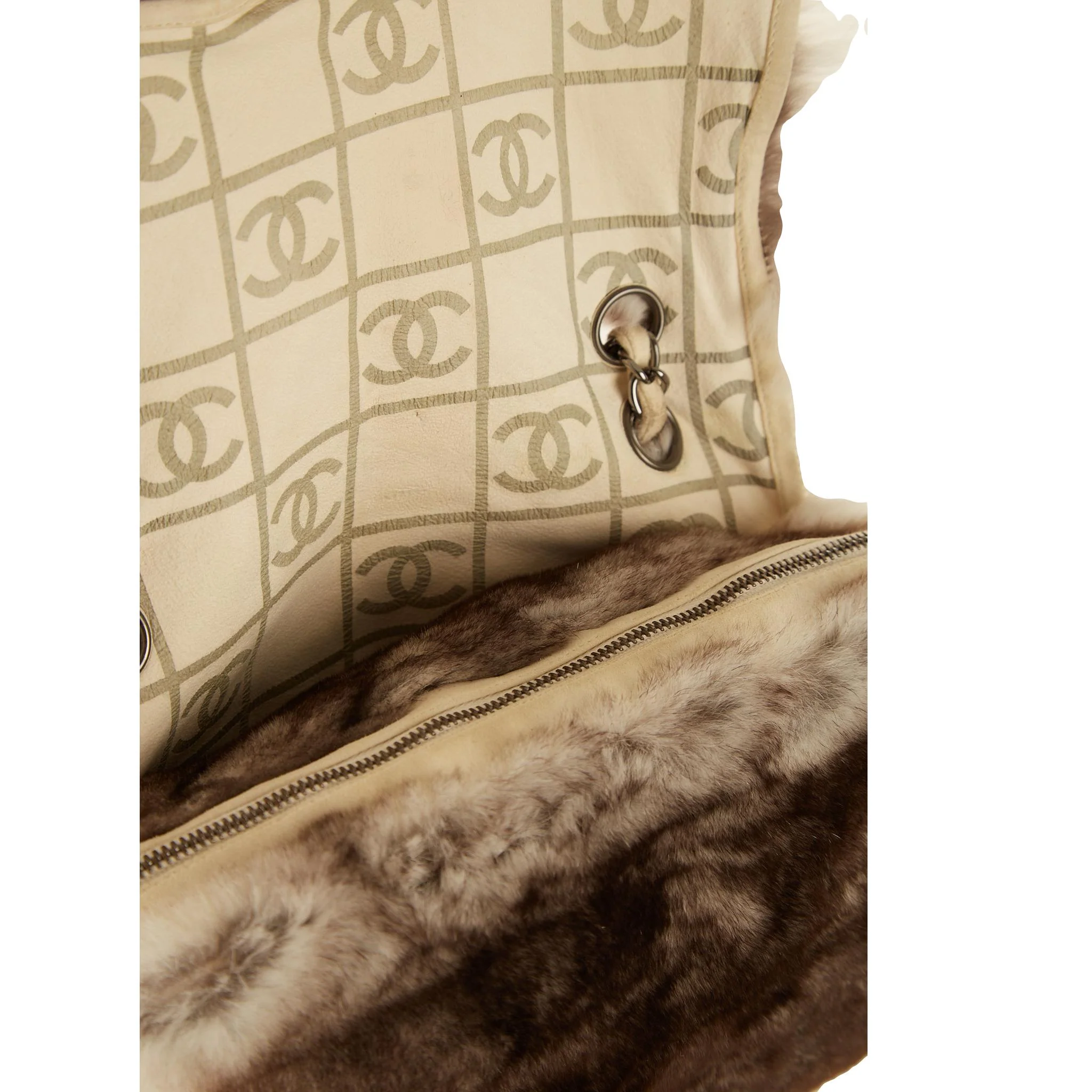 Chanel Fur Chain Flap Bag - Image 4