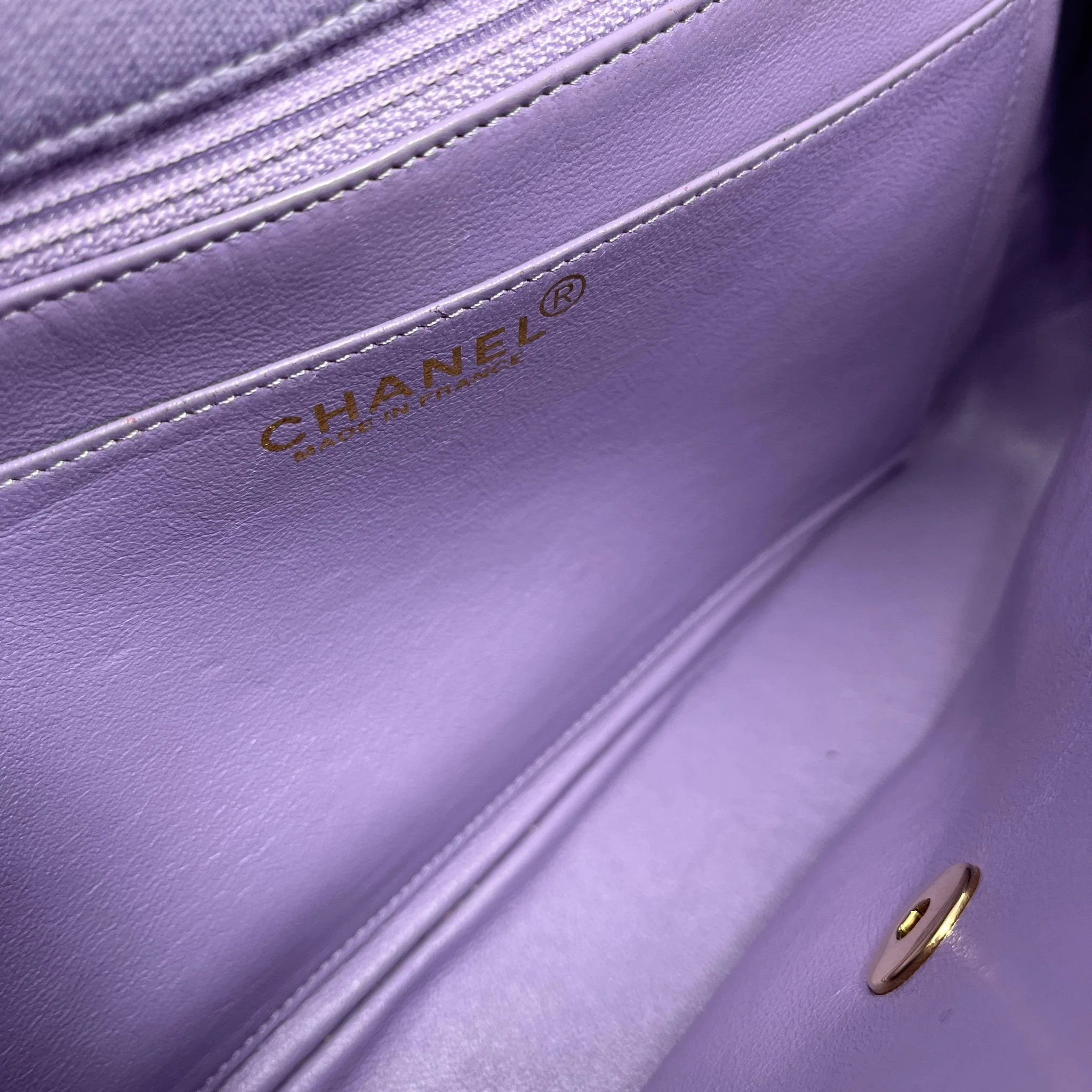 Chanel Lilac Knit Turnlock Flap Bag - Image 3