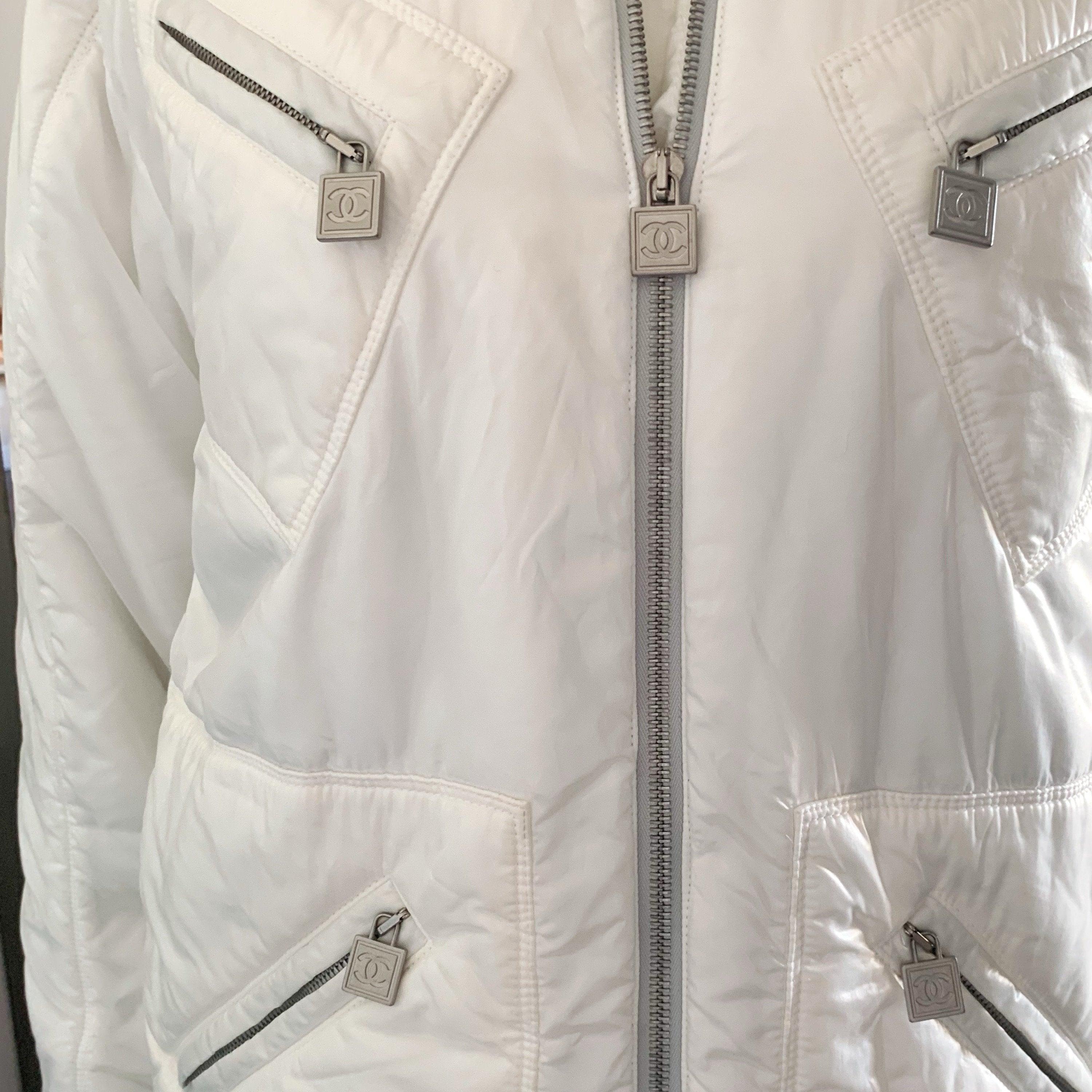 Chanel Pearl White Puffer Jacket - Image 4