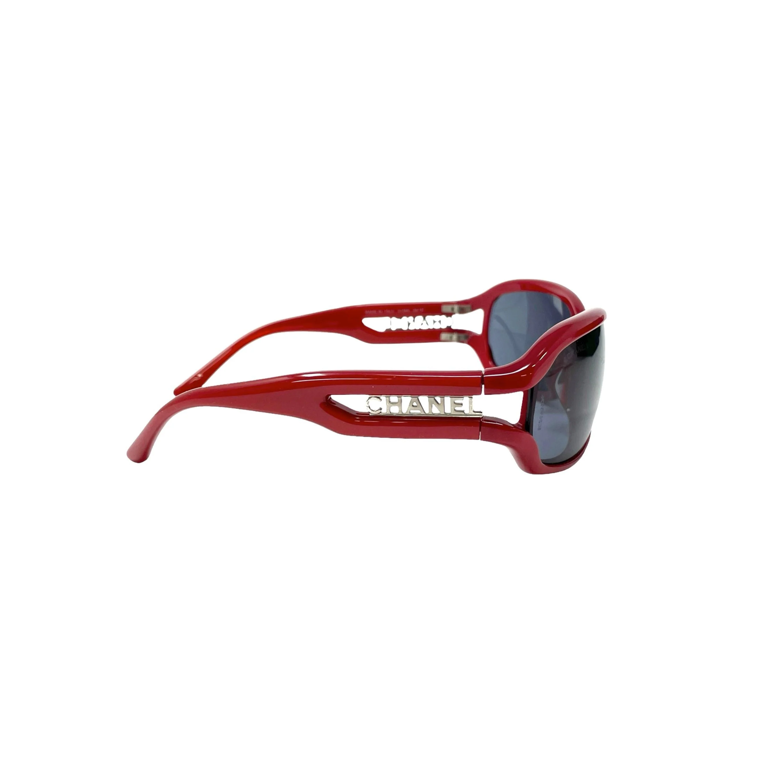 Chanel Red Cut Out Logo Sunglasses - Image 2