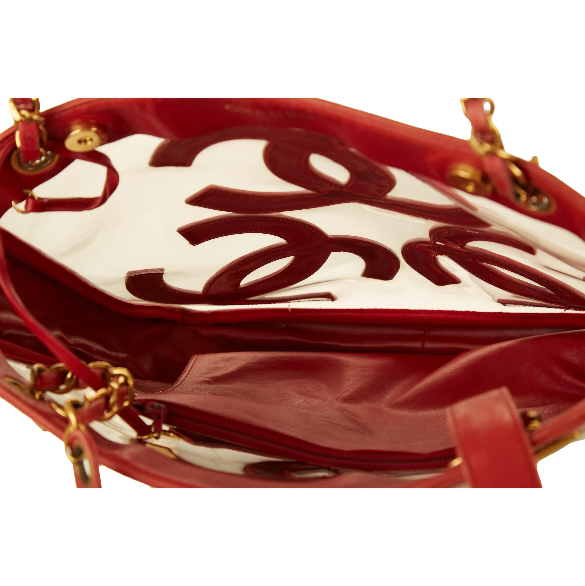 Chanel Red Logo Vinyl Shoulder Bag - Image 4