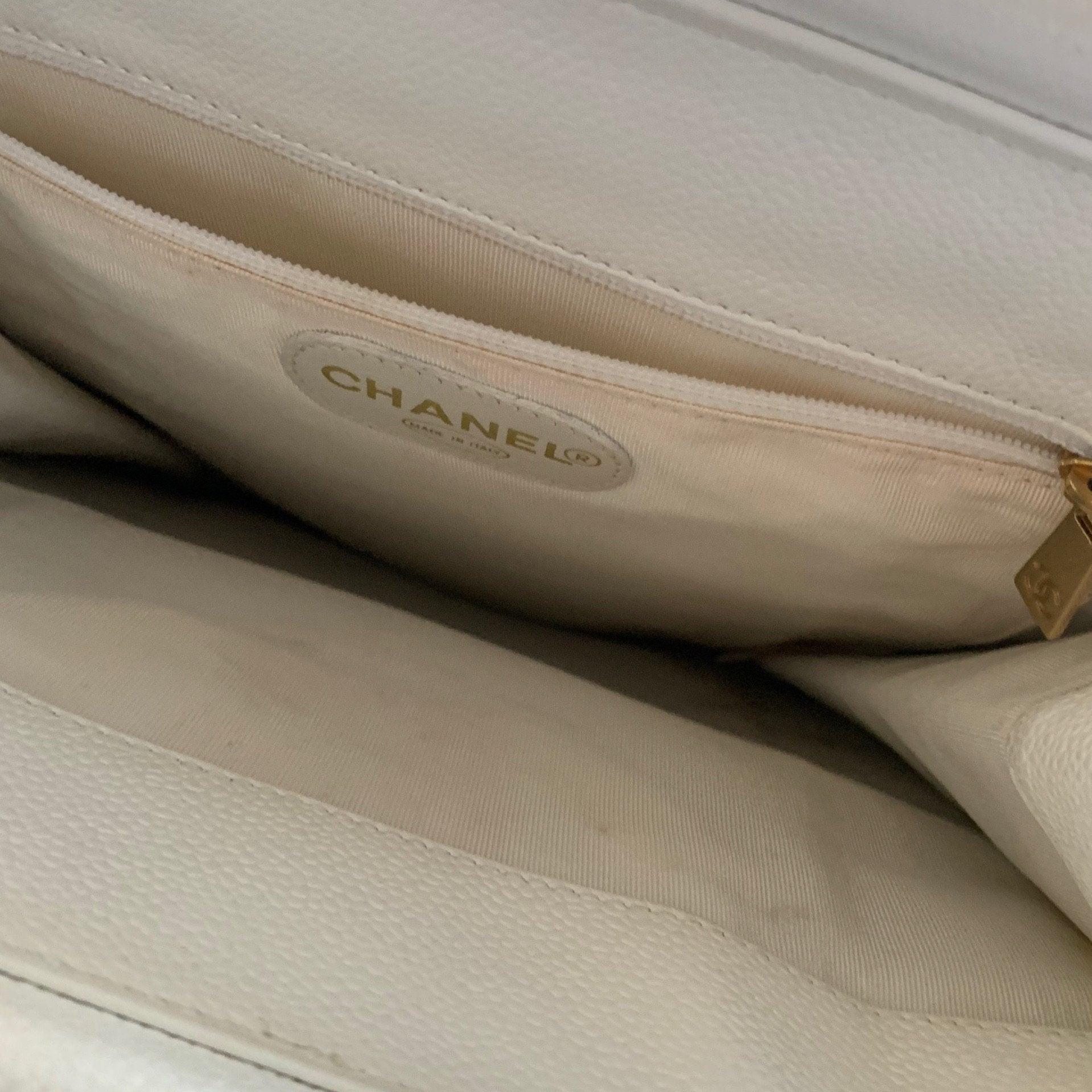 Chanel White Caviar Logo Top Handle Bag - Image 5