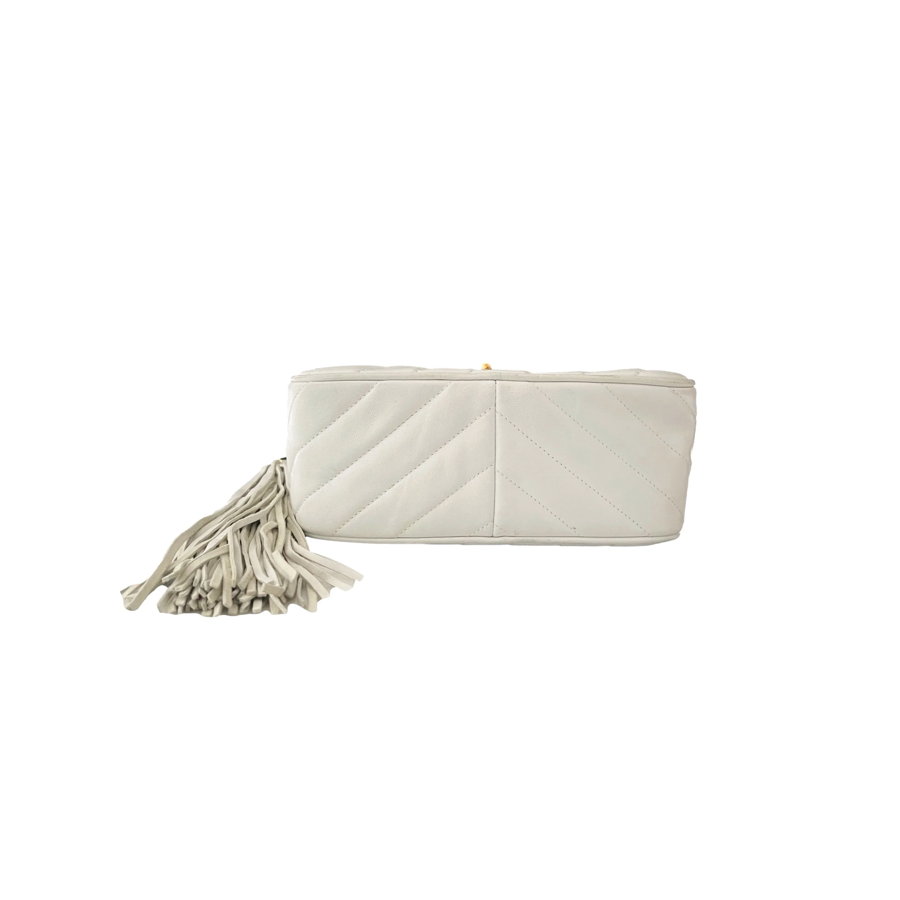 Chanel White Chain Crossbody Bag - Image 3