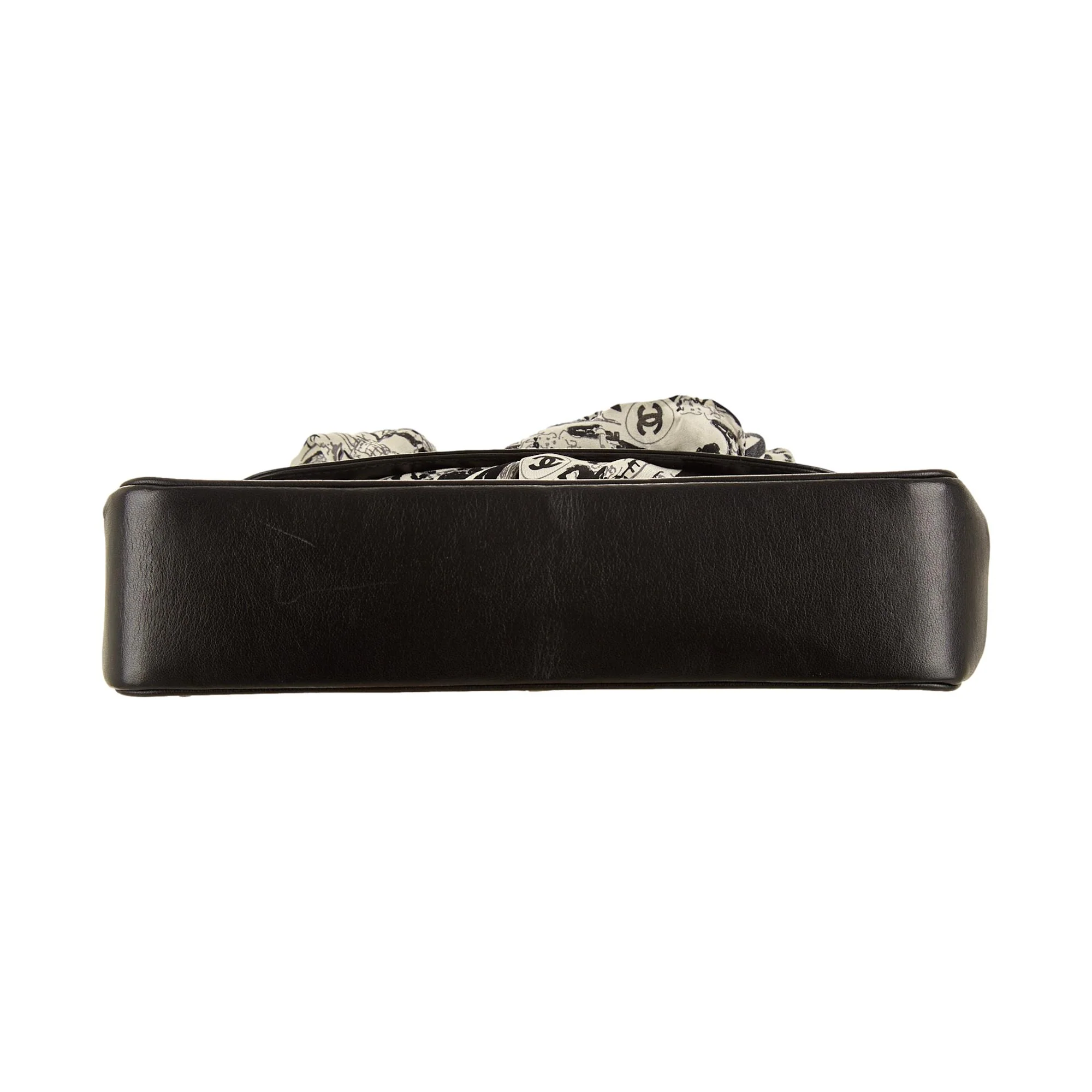 Chanel White Coco Print Scarf Flap Bag - Image 4