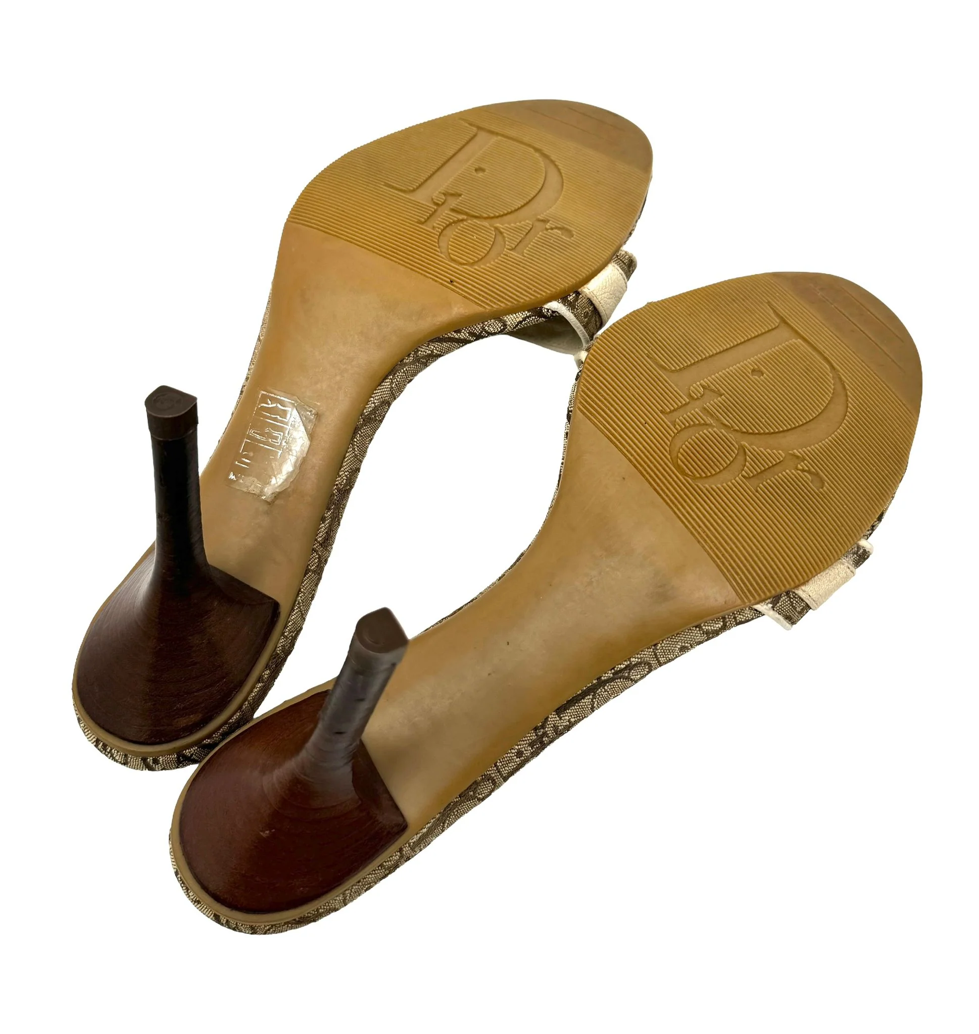 Dior Cream Logo Plaque Heels - Image 3