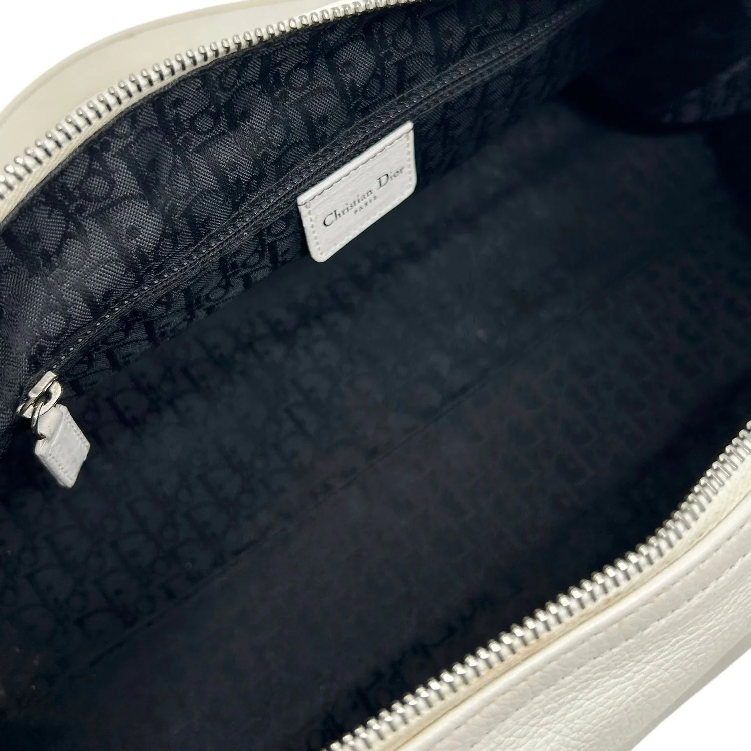 Dior White Logo Hardware Shoulder Bag - Image 3