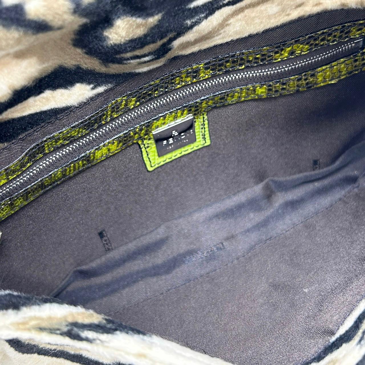 Fendi Animal Print Baguette Bag - Image 3