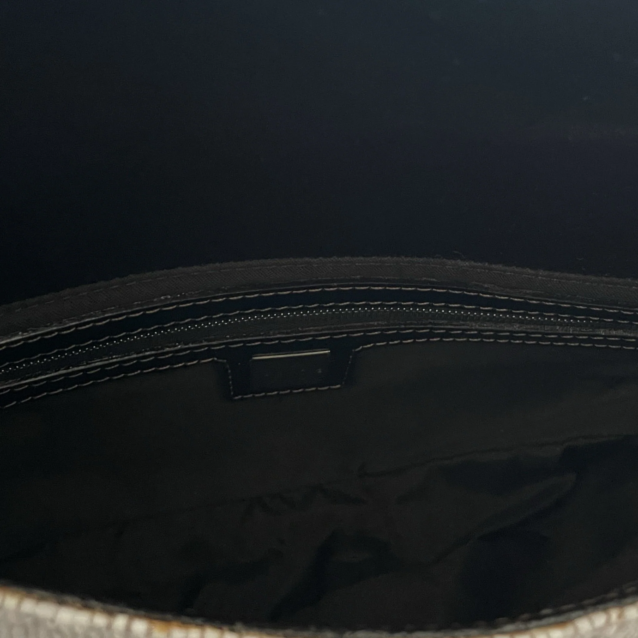 Fendi Baby Pink Beaded Baguette Bag - Image 4
