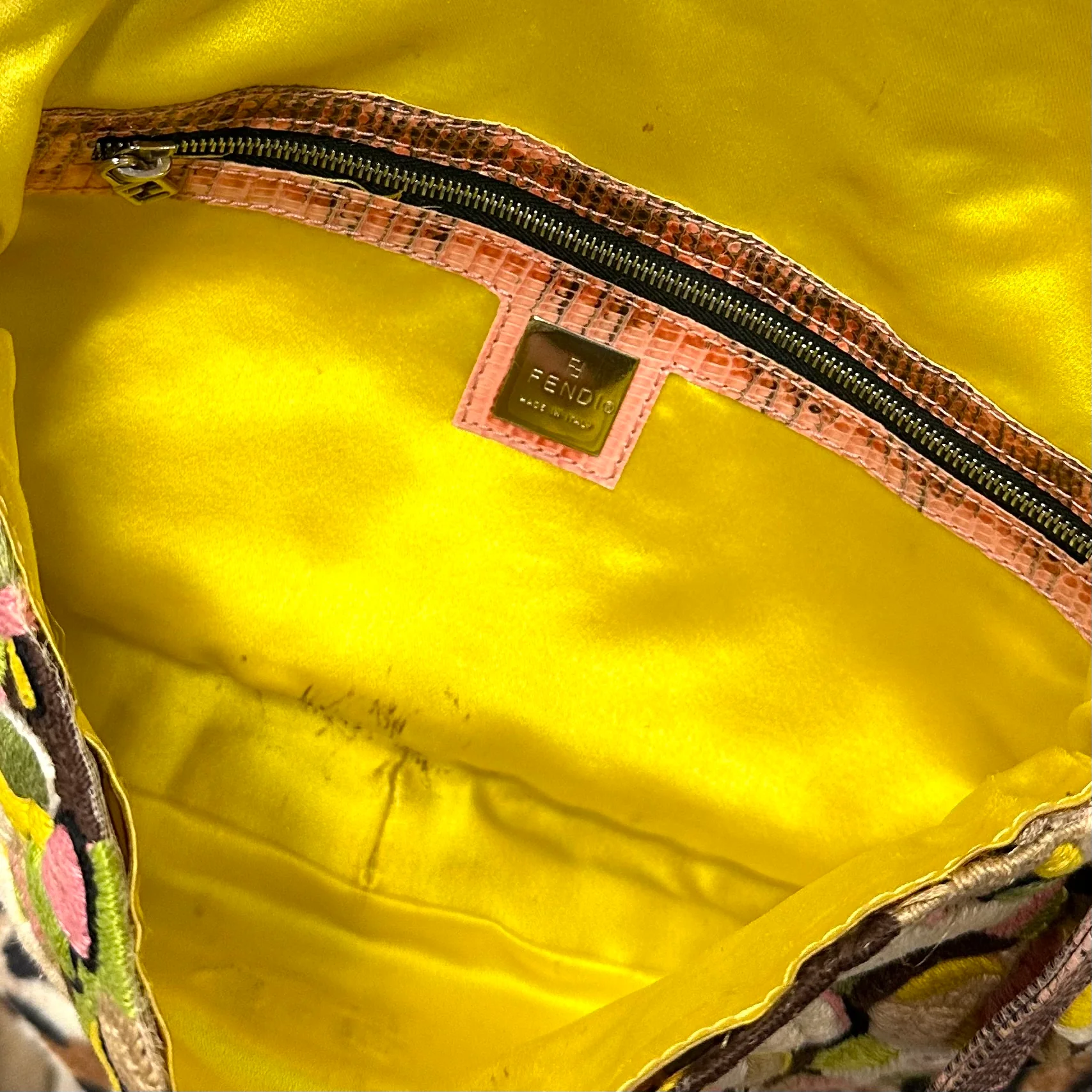 Fendi Floral Embroidered Baguette Bag - Image 3