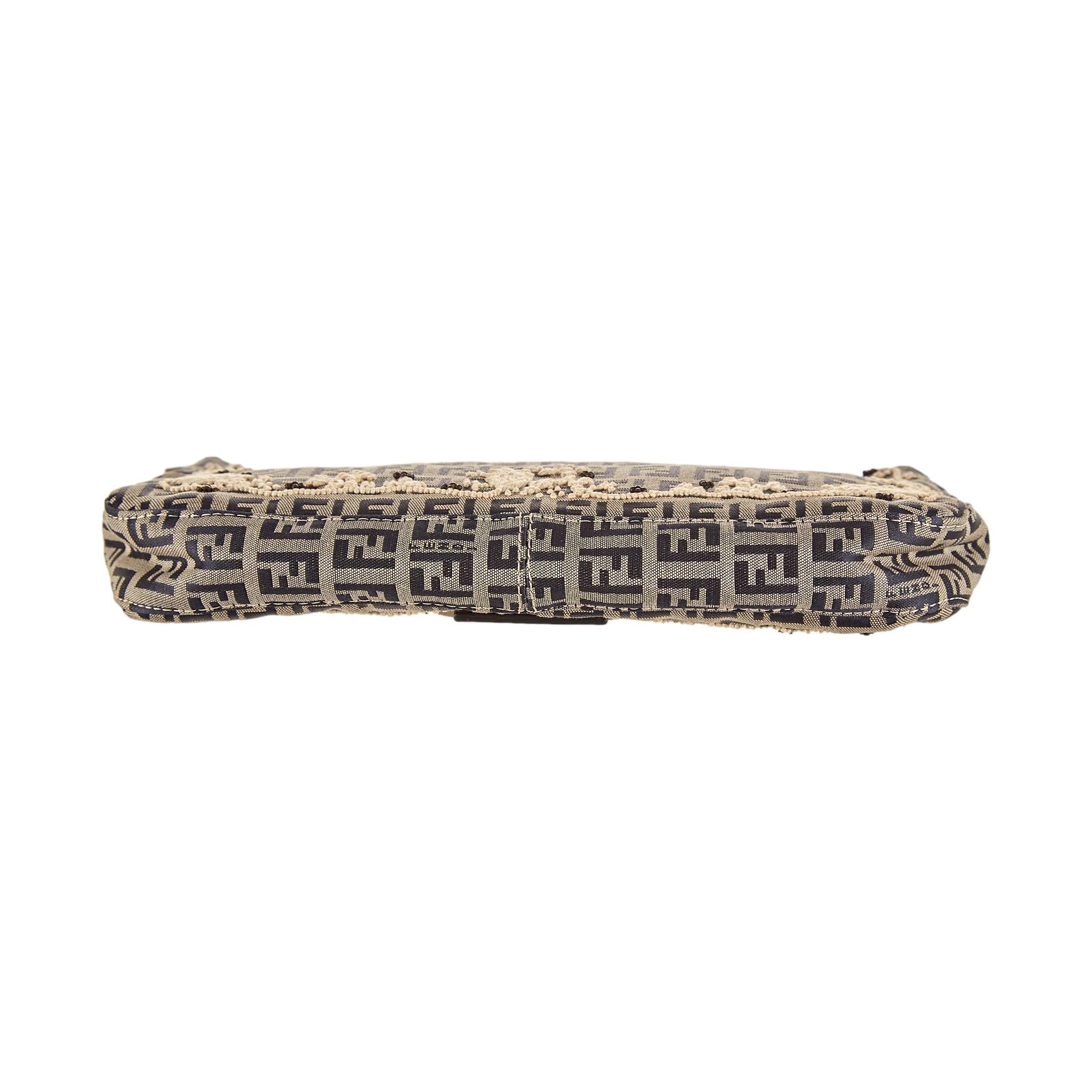 Fendi Grey Embroidered Logo Baguette - Image 3