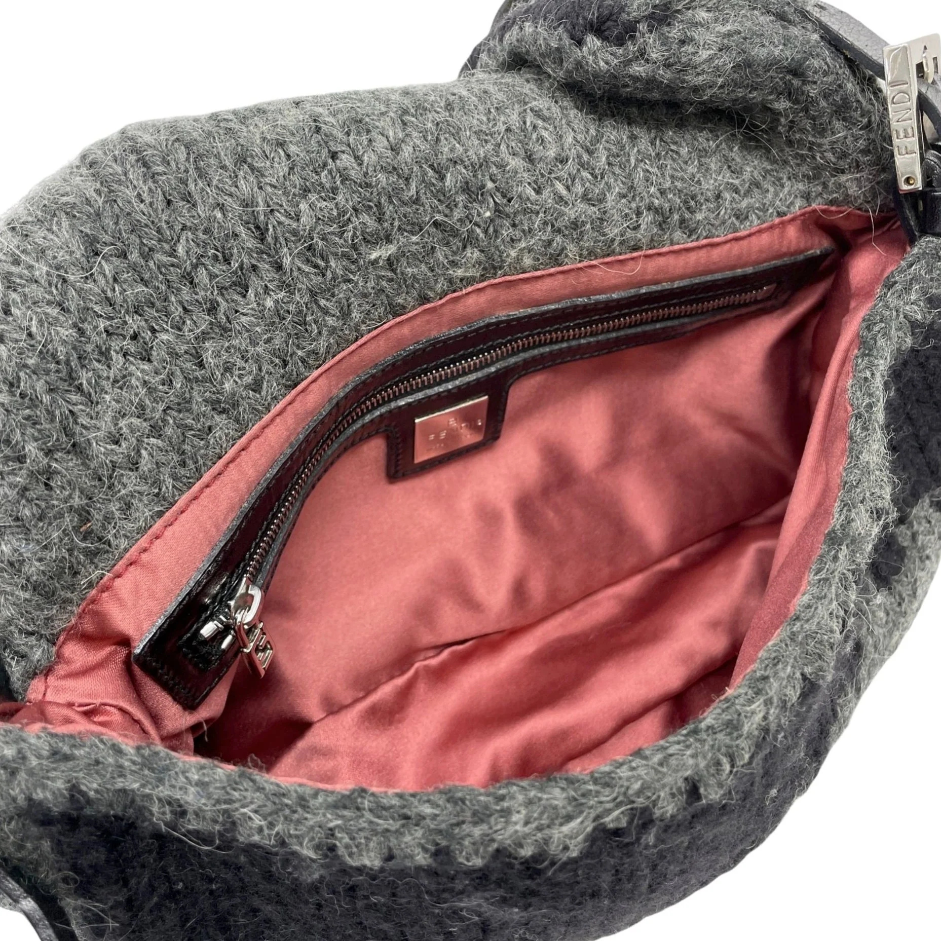 Fendi Grey Knit Baguette Bag - Image 3