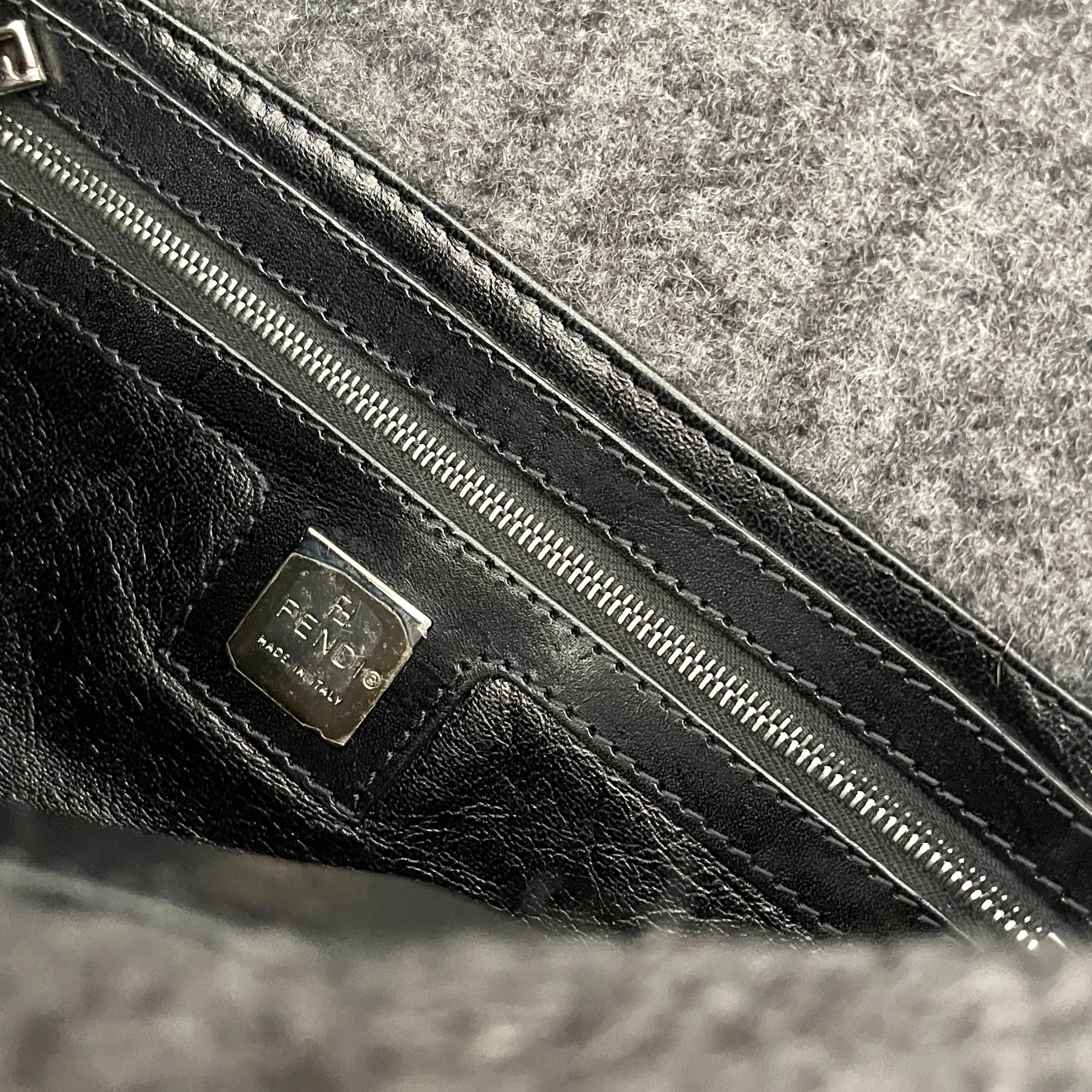 Fendi Grey Wool Baguette Bag - Image 4