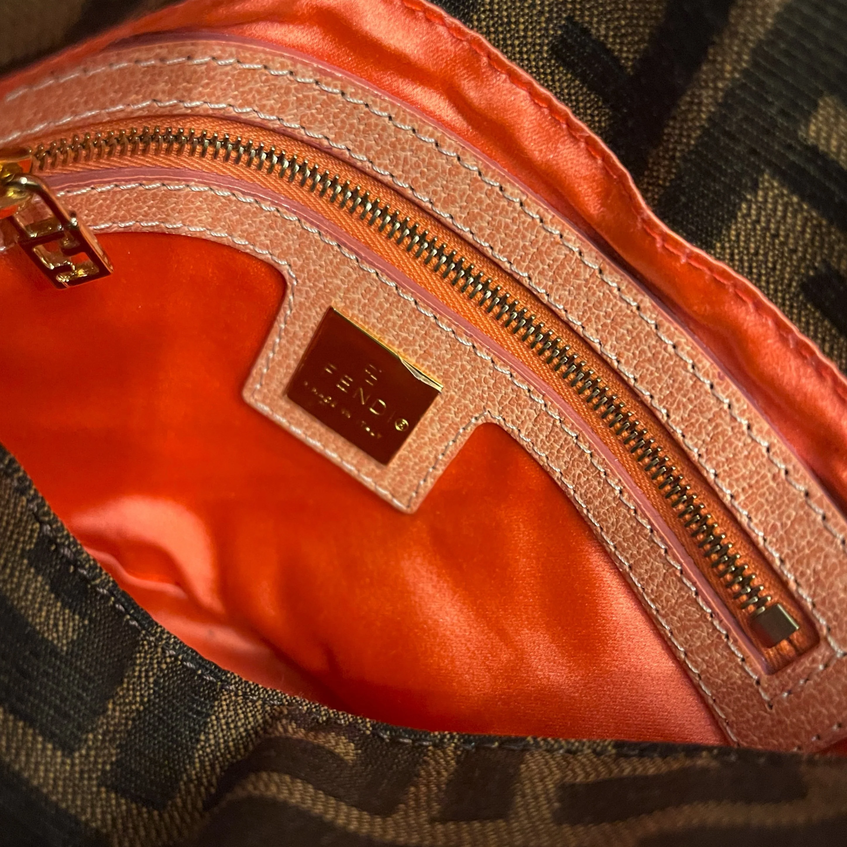 Fendi Logo Flower Clasp Mini Bag - Image 4