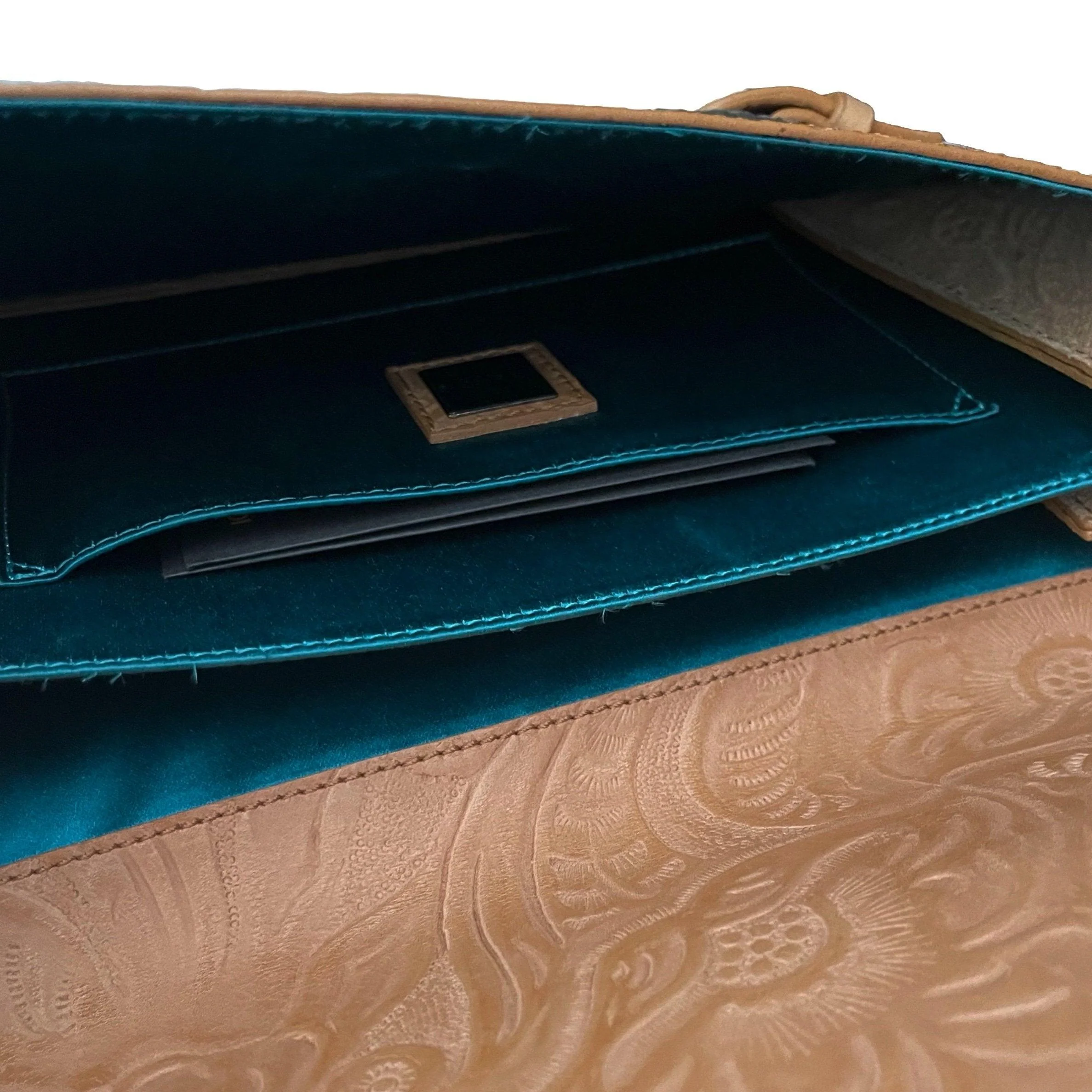 Fendi Tan Textured Shoulder Bag - Image 3