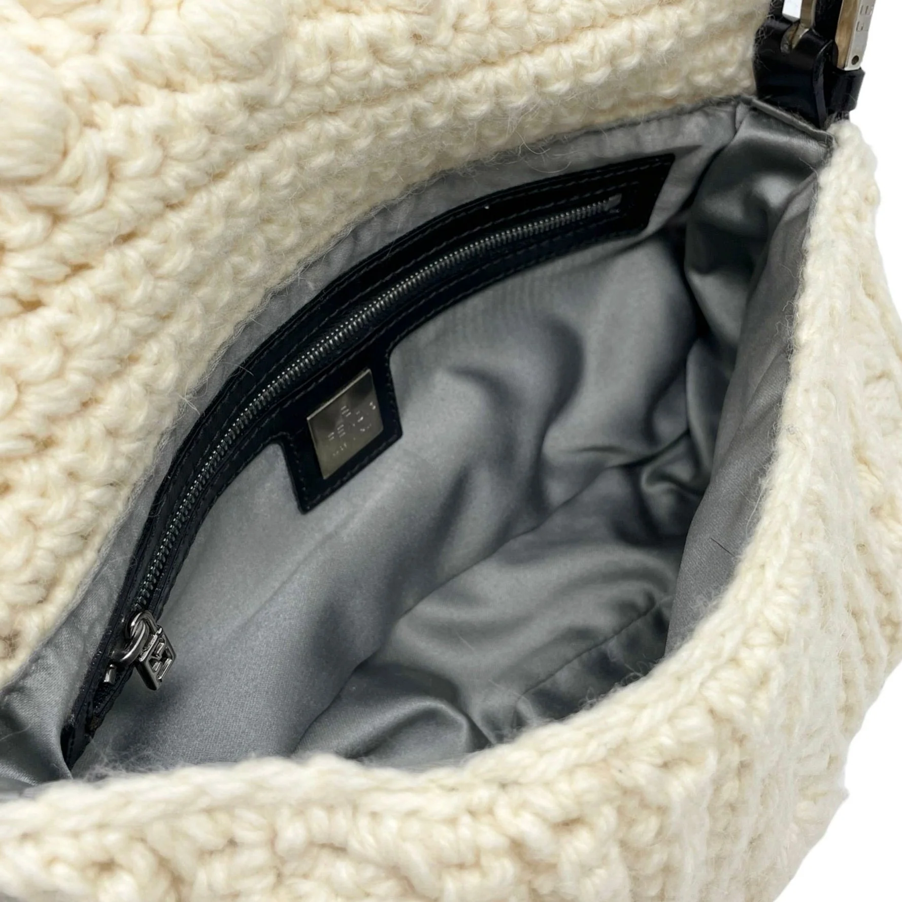 Fendi White Wool Baguette Bag - Image 3