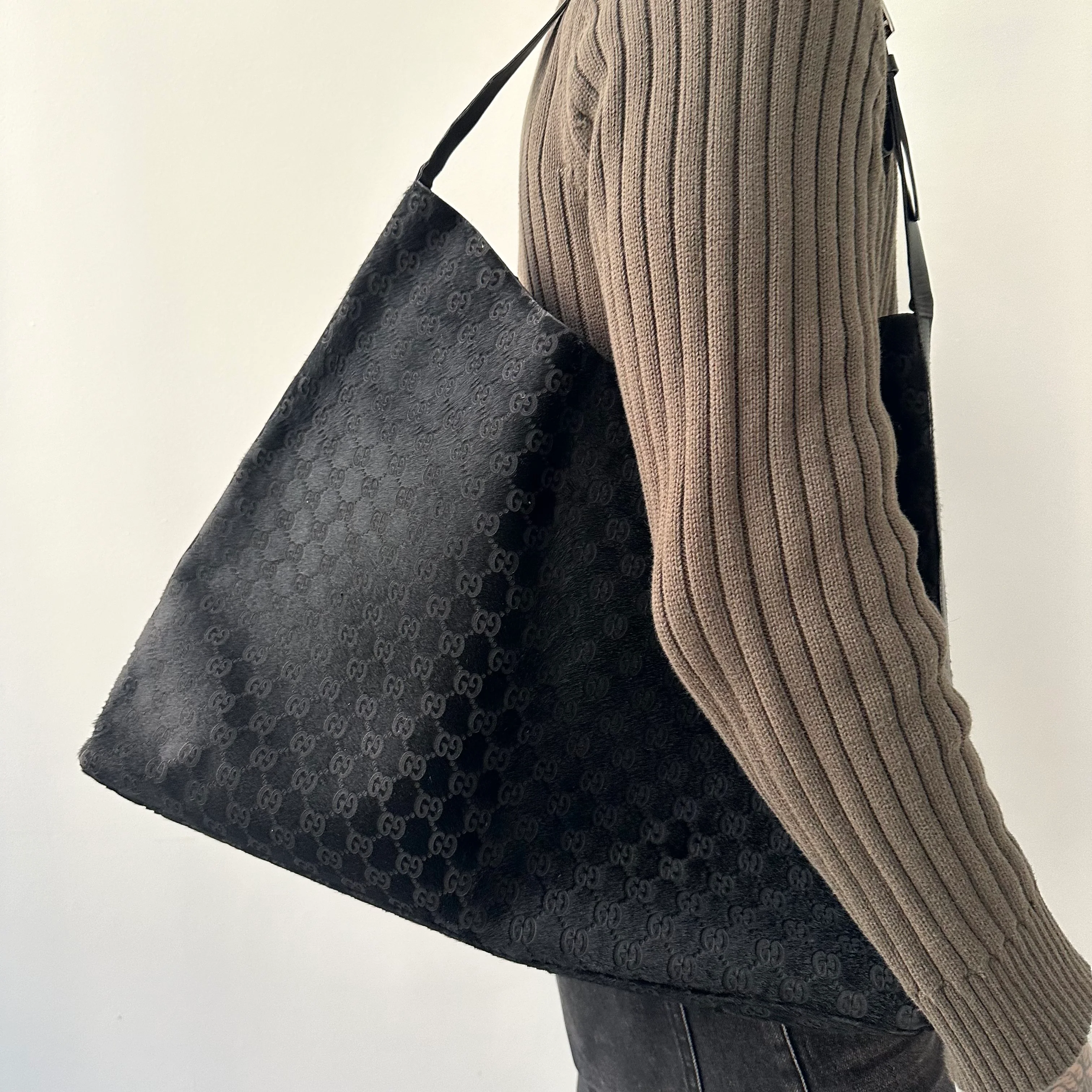 Gucci Black Jumbo Calfhair Shoulder Bag - Image 4