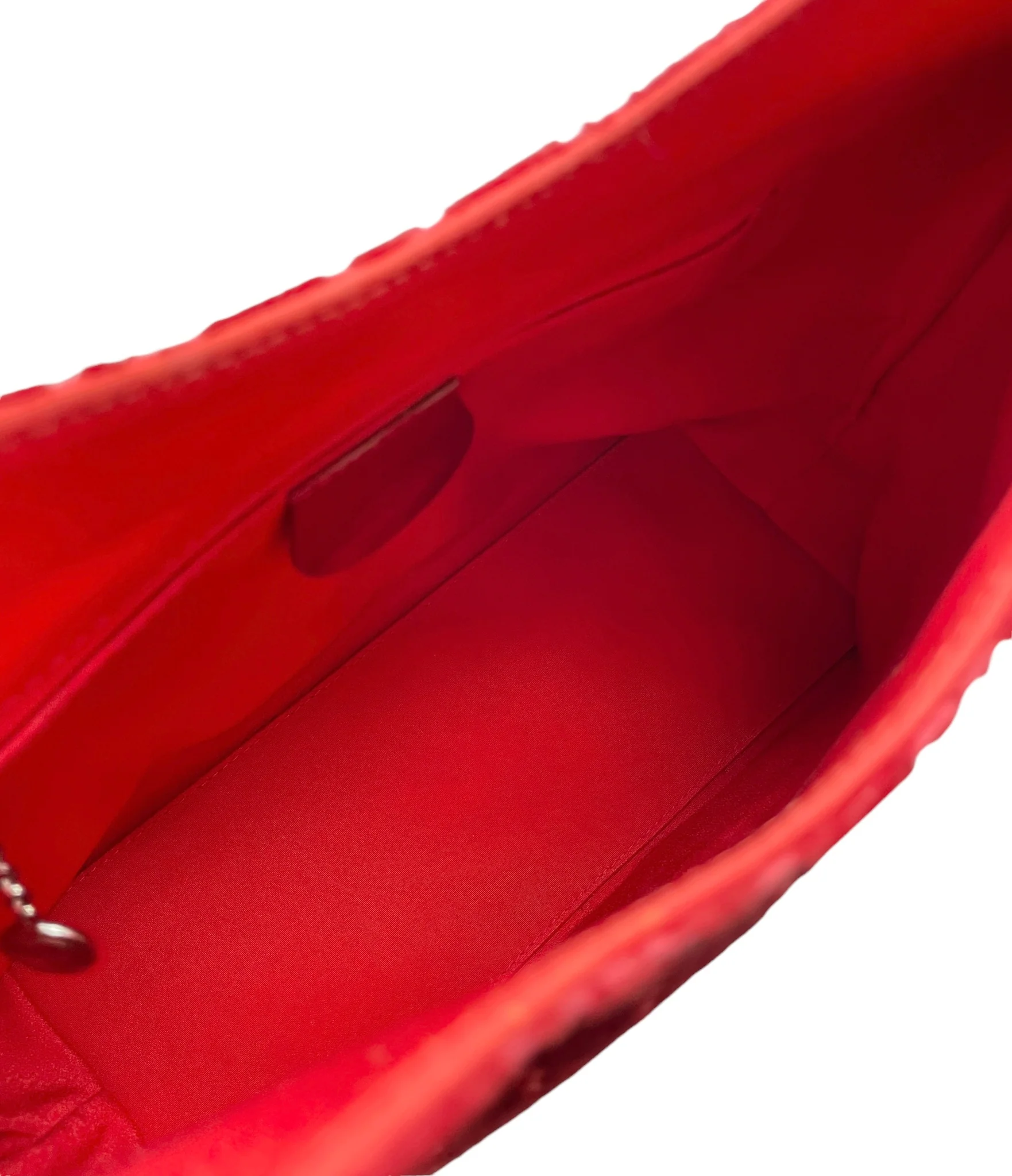 Gucci Red Monogram Velvet Shoulder Bag - Image 3