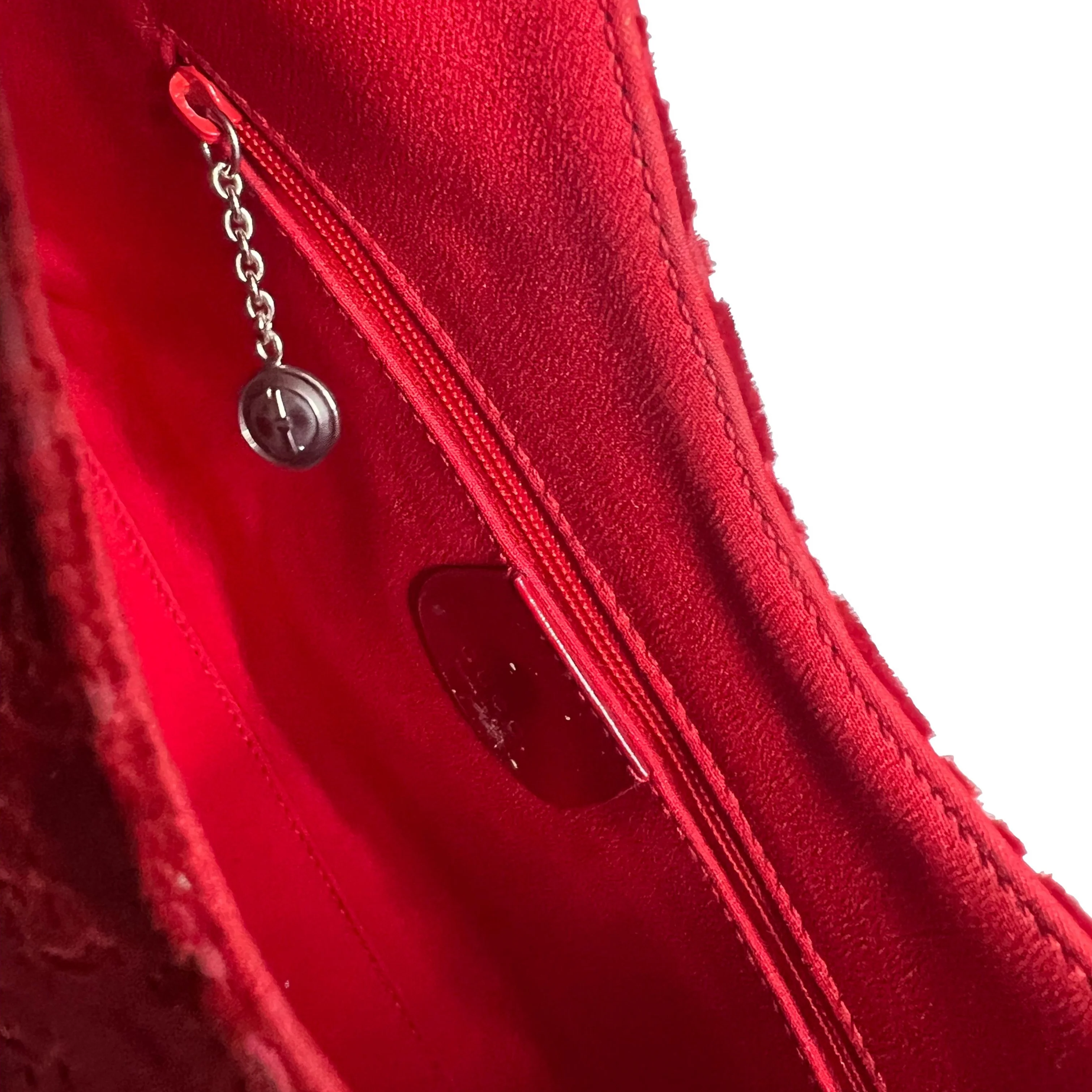 Gucci Red Monogram Velvet Shoulder Bag - Image 3