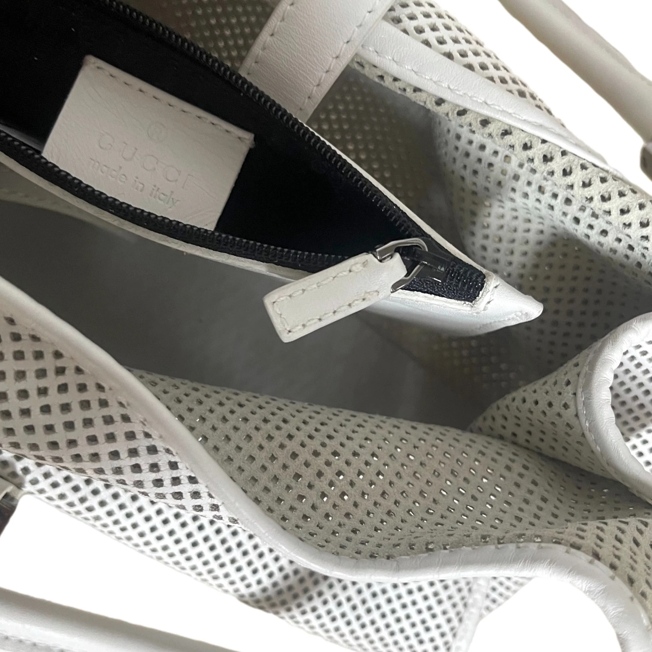 Gucci White Perforated Jackie Bag - Image 3