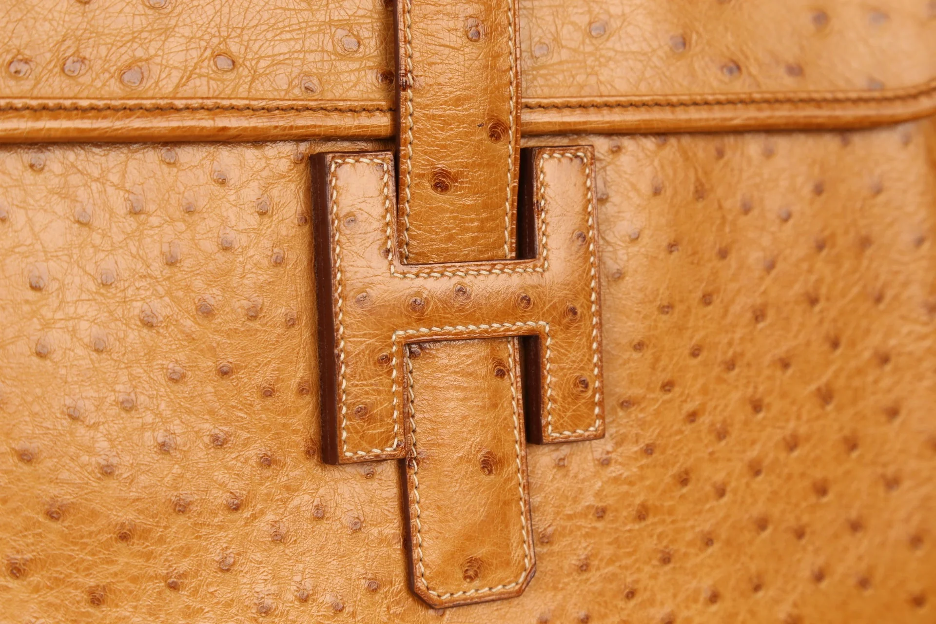 Hermes Camel Ostrich Jige Clutch - Image 3